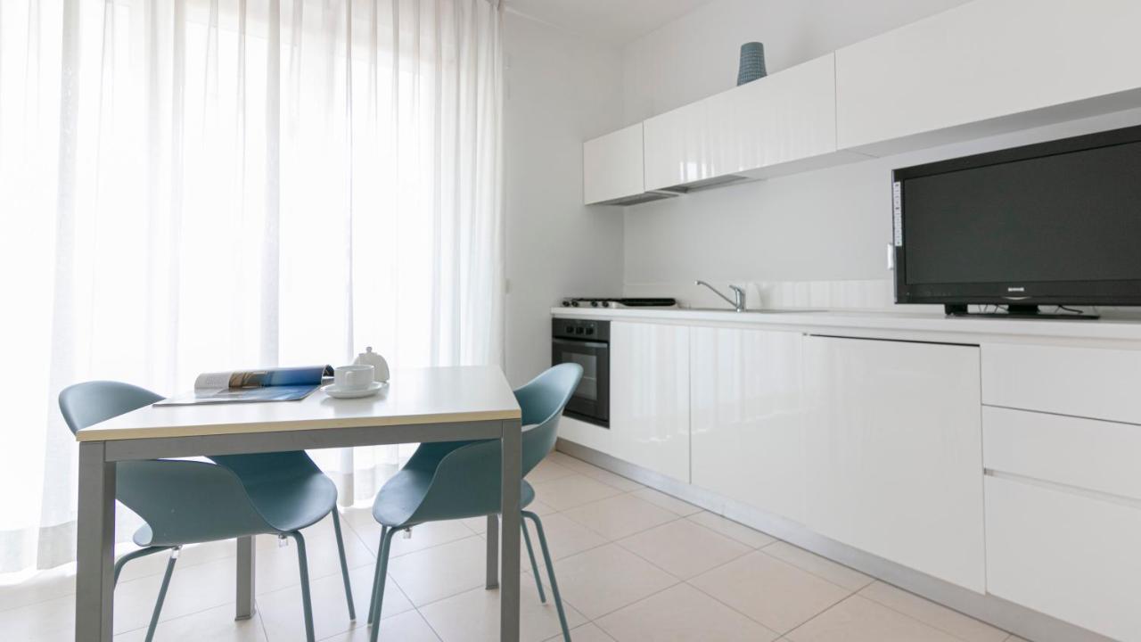 Residenza Excelsior - Bilocali Piano Terra Apartment Marina Di Montenero Exterior photo